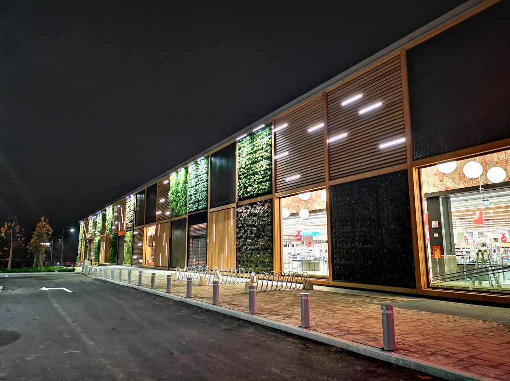 BlueRedGroupSpA's tweet photo. Il #nuovo #superstore @Coop_Lombardia di #Como è una struttura in legno, vetro, #acciaio con 1000 metri quadri di #verde #verticale. E in acciaio #inox sono anche gli #arredi @BlueRedGroupSpA nei #reparti #Gastronomia e #Pescheria
#bluered #blueredarreda #constile #coop https://t.co/bB1qTCz5m9