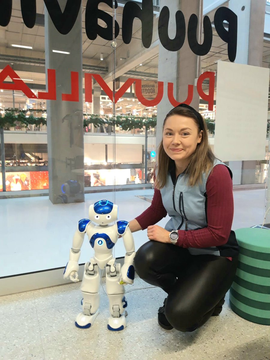 Parasta työssäni on ihanat työkaverit! Tällä viikolla oltiin terkkari Ennin kanssa Puuhavillassa moikkaamassa lapsia ja tutustumassa nalleneuvolaan #robotiikka #pori #puuhavilla