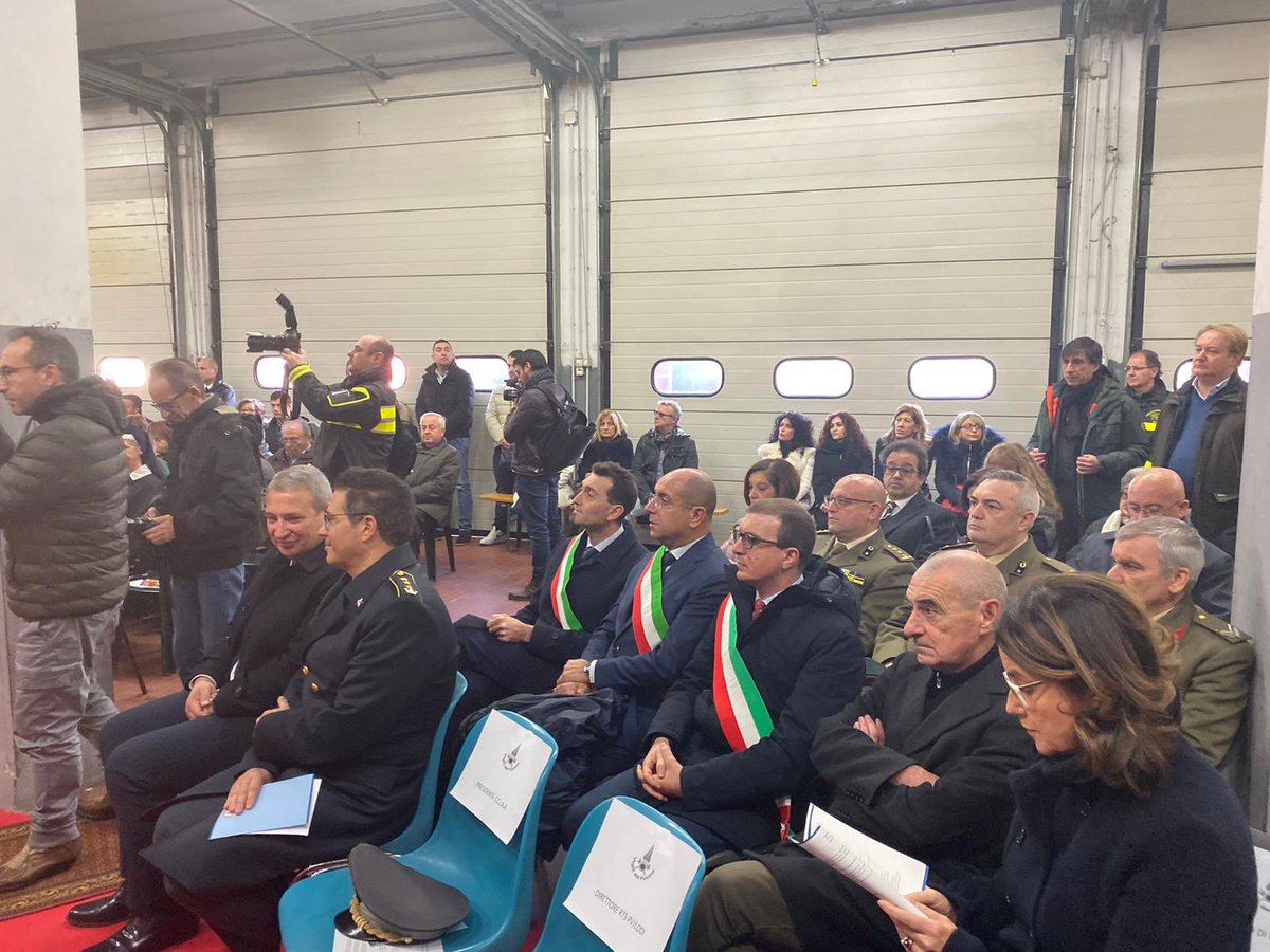 Presente presso il Comando Provinciale dei Vigili del Fuoco  di Pavia per la ricorrenza della festività di “Santa Barbara” Patrona del Corpo nazionale.
Un grazie sincero al lavoro di questi eroi che con il loro coraggio salvano vite umane 🚒 🚨