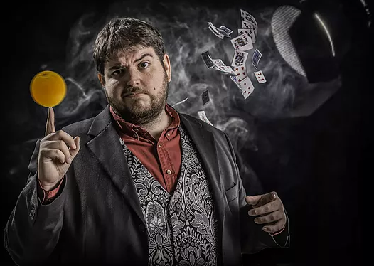 Tenemos nuevo audio calentito de nuestro podcast hermano <a href="/IImprobables/">Imposibles Improbables</a>, un podcast sobre el mundo de la #magia y el ilusionismo. En esta ocasión nos visita el mago cómico <a href="/CarlosDevanti/">Carlos Devanti</a> para hablarnos de la figura de Pepe Carrol. ¡No os lo perdáis! ➡️ imposiblesimprobables.com/2019/12/03/epi…