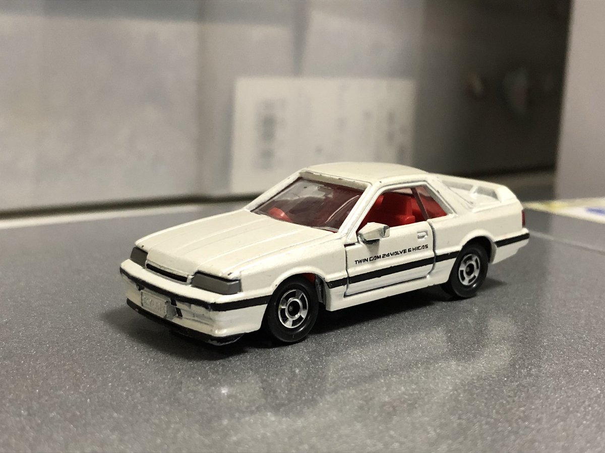 トミカ ジェネシス特注 ニッサン スカイライン R31 白 トミカ