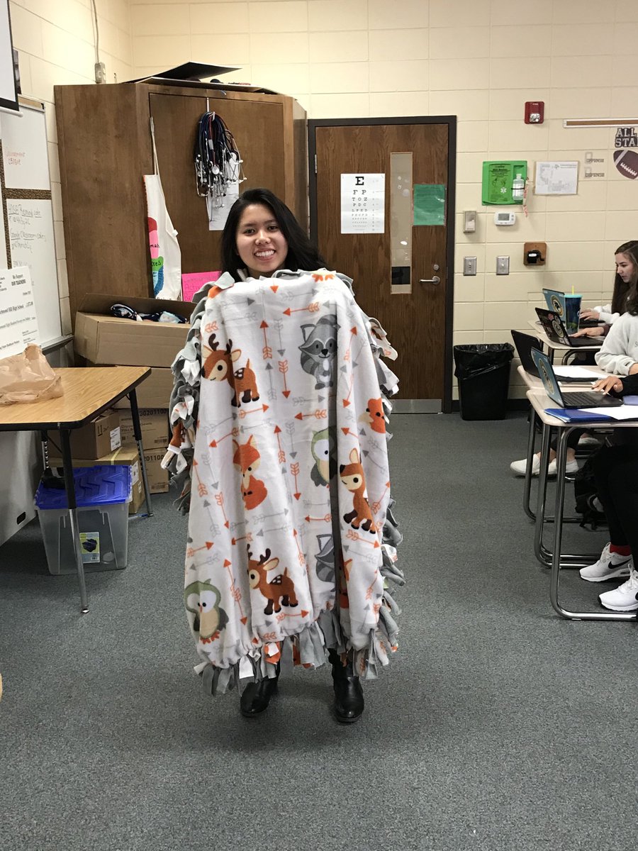 PatriciaABryan3's tweet photo. Blankets for the elderly, they look great! https://t.co/24asN9wcHo