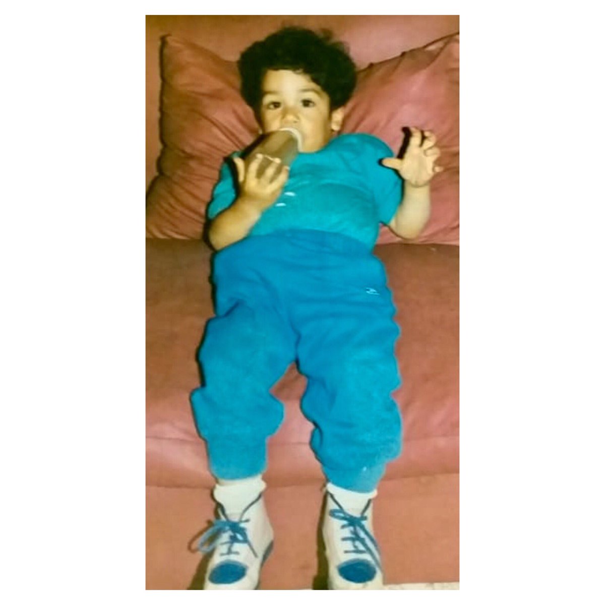 bidasoa1995's tweet photo. [La noticia de nuestra hazaña llegó hasta Viña del Mar]

Normal que alguien quisiera dejar ya el biberón y lanzar un balón de balonmano 🤾🏼‍♂️ 🍼 🤾🏼‍♂️ 

¿Sabes quién es? #GuessWho 

#Misión1995 #Ni1995 #Irun1995 https://t.co/sX4eHxPckU