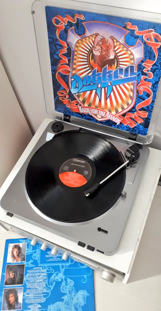 #NowPlaying️ @Dokken Back For The Attack 🎸🎤🎶🎵🎼🥁🎸🔊
#Dokken #GeorgeLynch #DonDokken #JeffPilson #MickBrown #80shardrock #80s #vinylcollection #vinylrecords #vinyladdict