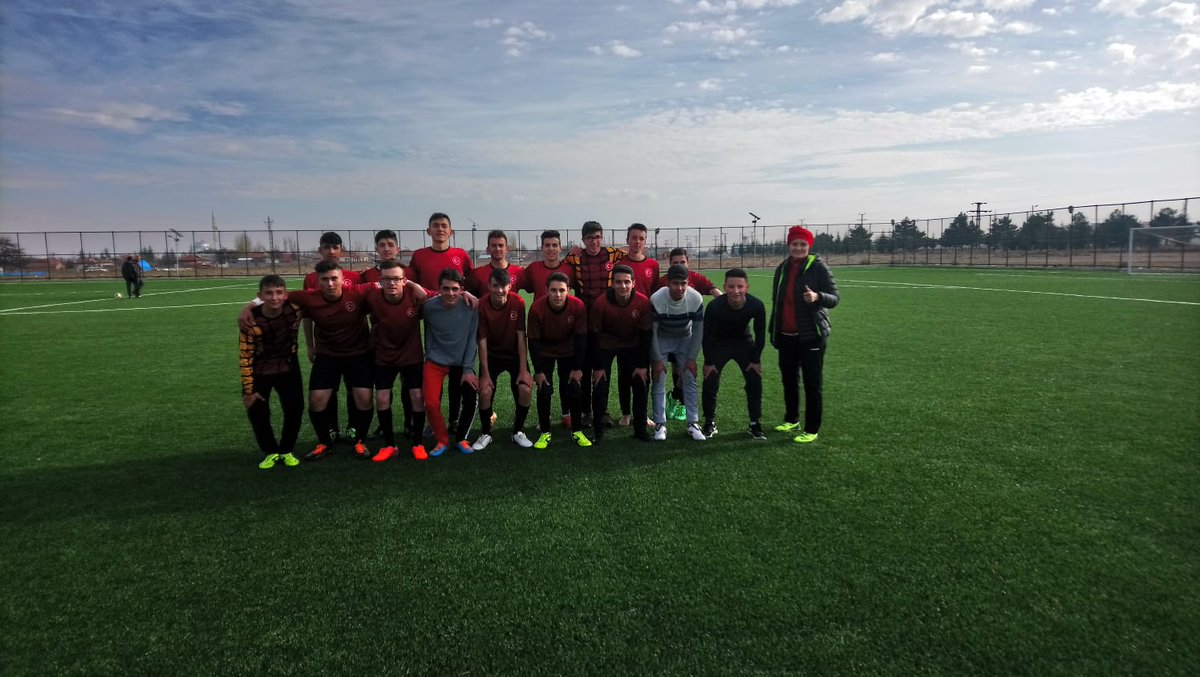İlçemizde yapılan futbol turnuvasında okulumuz Ladik Ahmet Hüdai İmam Hatip Lisesi'ni 5-3 yenerek ilde yarışmaya hak kazanmıştır.