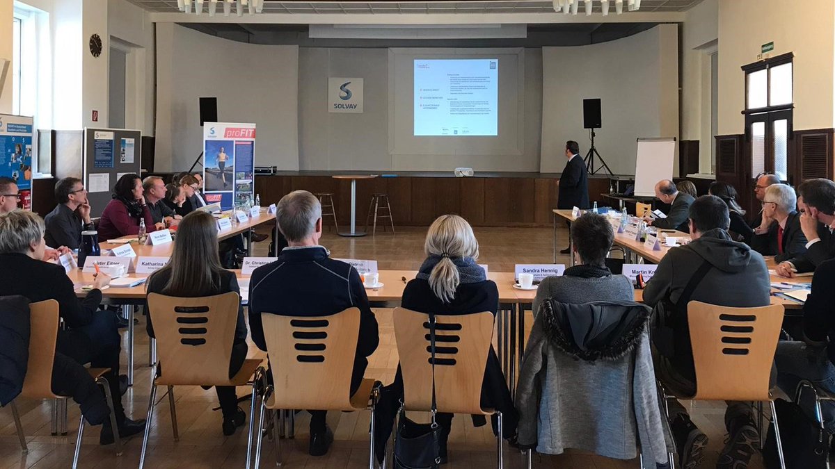 Nordostchemie's tweet photo. Spannende Vorträge und ein intensiver Erfahrungsaustausch bei unserer Veranstaltung zu #Gesundheit in Unternehmen. Zudem wurde unser Gastgeber @SolvayGroup Bernburg vom @eo_institut für seine Leistungen im Bereich Betriebliches Gesundheitsmanagement ausgezeichnet. Gratulation 👏 https://t.co/WvUGpSEafA
