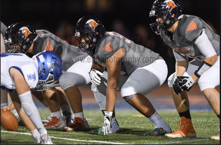 Shoutout to my coaches and teammates for a great junior season🤞🏽‼️thankful to be named All-Conference Honorable Mention OL. Check out my Szn Highlights⬇️⬇️
hudl.com/v/2CWCnu

On to the next chapter....🖊