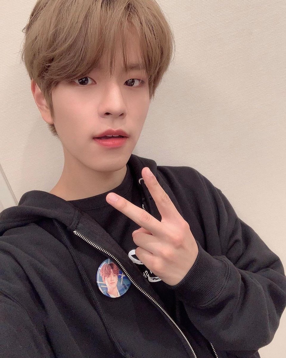StrayKidsAddict's tweet photo. [IG realstraykids] 191204

#SEUNGMIN มาอัพไอจีค่ะ💓

กลับมาถึงเรียบร้อยแล้วครับ!!
ได้รับรู้ถึงจิตใจอันอบอุ่นของทุกคนมาอย่างดีเลย ขอบคุณมากๆ นะครับ👍

# ซึงสตาแกรม

@Stray_Kids #StrayKids #스트레이키즈 #StrayKidsAddict

📍https://t.co/z0Y4zGWdlT https://t.co/R9KZhoWcl6