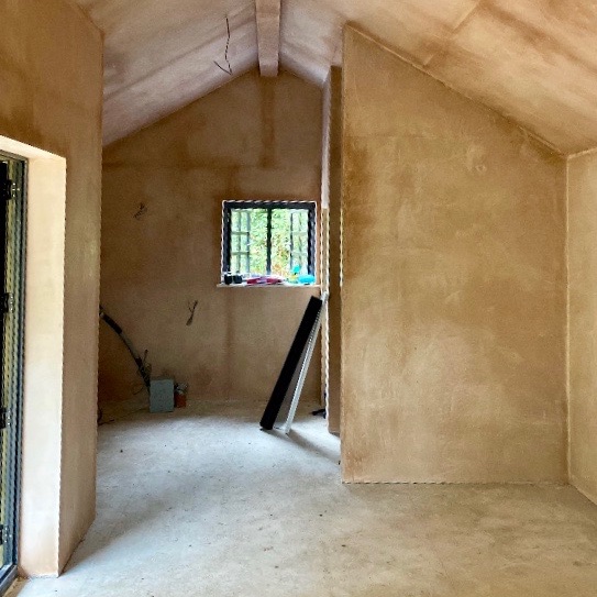 Mbloc18's tweet photo. Lots of progress made on the #artstudio in #Norfolk. Almost there with the external boarding, well on the way with internal decor &amp; 2nd fix of the flooring, doors &amp; WC and waiting for electric to be connected. Hope to finish by next Friday! #gardenstudio #carbonfriendly #nobricks https://t.co/SLPjeqfdwI