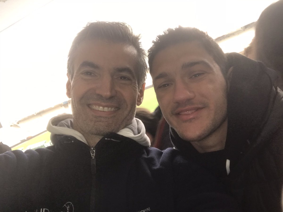 AnnaNikos1's tweet photo. Με τον Πανελληνιονίκη ΑΜΕΑ στα 10χλμ., Παναγιώτη Εμμανουηλίδη, σήμερα στο Ολυμπιακό μας Στάδιο στη γιορτή της Πανελλήνιας Ένωσης Γονέων και Κηδεμόνων Ατόμων και Παιδιών Νοητικά Υστερούντων. 
Χαρά και τιμή μου να μιλήσω σε ένα τόσο ξεχωριστό ακροατήριο!
#ΝΙΚΟΣ_ΜΙΧΑΛΟΠΟΥΛΟΣ https://t.co/O27RYvRmcy