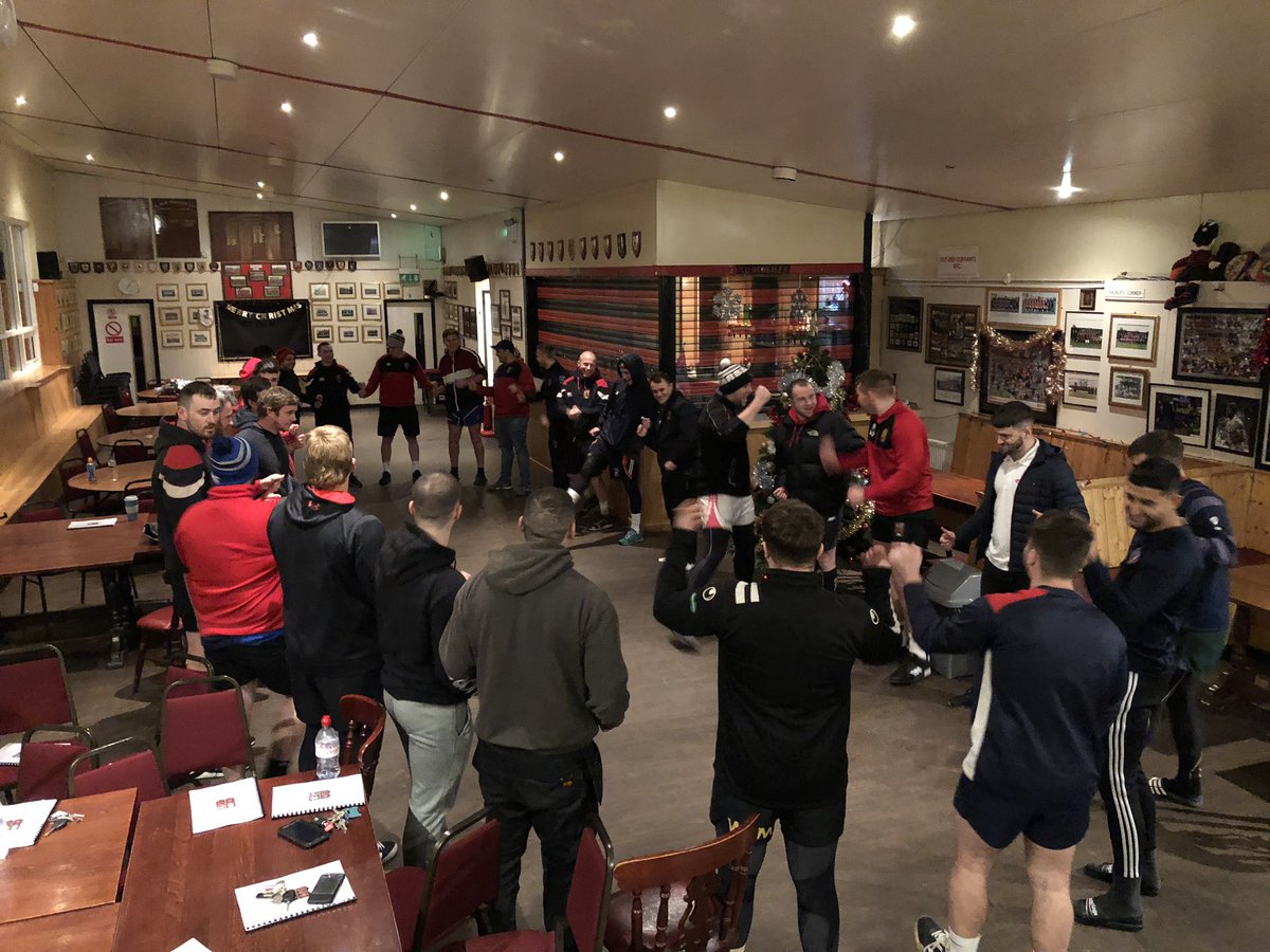 ADavies_10's tweet photo. Amazing to have @twowheelprof in last night for the @OldRedsRFC lads. The man is a genius!!! https://t.co/2EiBUyi6th