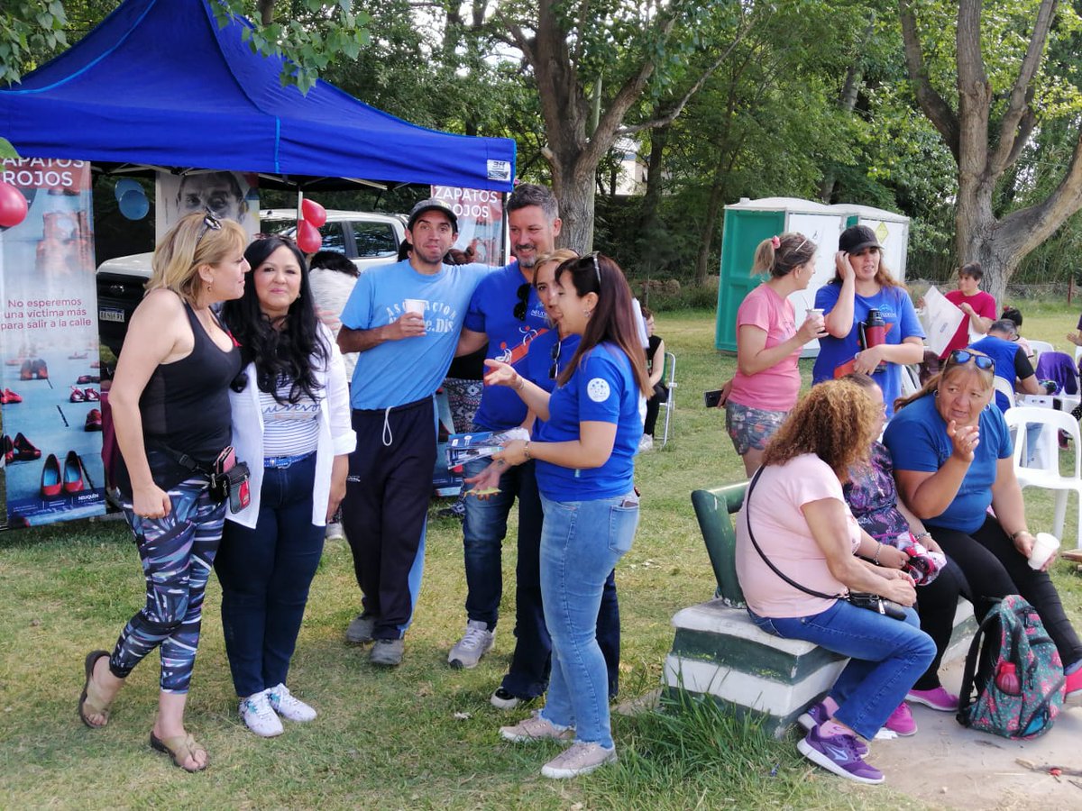 AdrianUrrutia0k's tweet photo. 📣🎉En el Día Internacional de las Personas con Discapacidad, la @subsediscanqn organizó una gran celebración en la que 💃🏓 bailamos al compás del tambor de Nacho, jugamos, reímos, cantamos, y seguimos construyendo una #ciudadanía cada vez más inclusiva 👏.
#SemanaDDHH https://t.co/QlxhQxZFOE