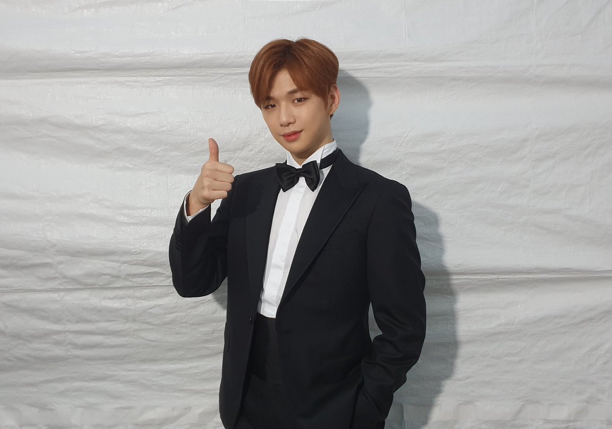 mirandity's tweet photo. #TOUCHIN_1st_Win
#더쇼_1위_강다니엘_축하해
#조작논란_사과해

실트 이걸로 통일해보아요~~
솔직히 사과받고싶어요
너무 힘든시간 보냈으니까.. 우리도 사과 제대로 받아보고싶고 1위 제대로 축하해주고싶어요 https://t.co/zGOWau2epM