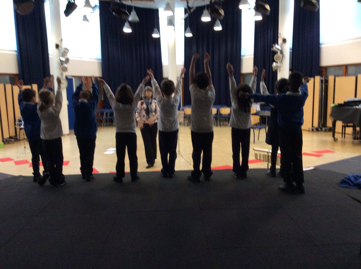 BSNJSL's tweet photo. Yesterday we had our KS1 performance of ‘The Snow Queens.’ The children worked really hard learning dances, playing instruments, singing and acting. All of their hard work paid off. #MusicCurriculum #jsly1 #jsly2 https://t.co/Kwvf5qj6WC