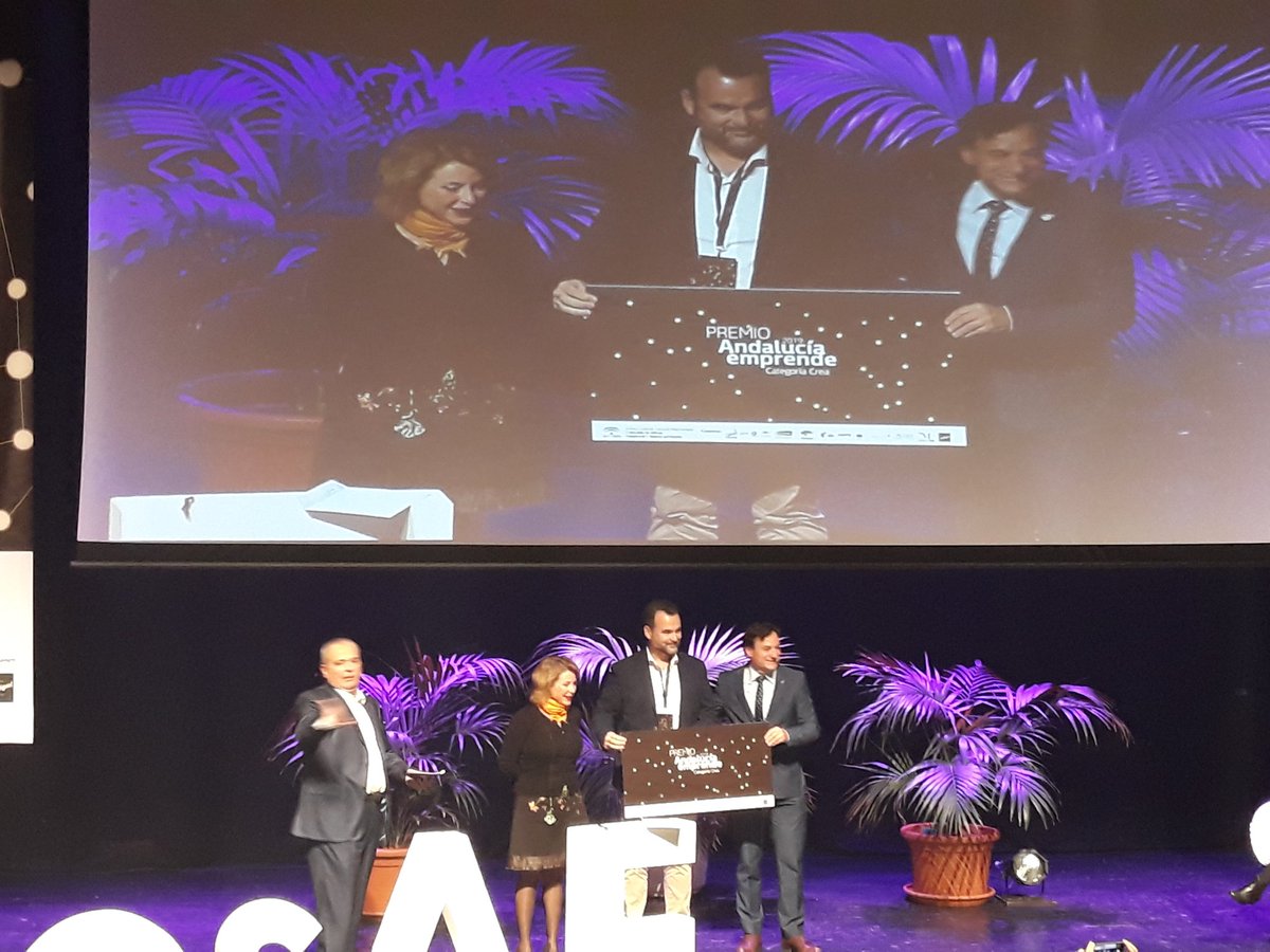 mgil30's tweet photo. Y el ganador de #PremiosAe en categoria de Creacion es @KaijuGames_es !de #Malaga. Enhorabuena!
@aemprende https://t.co/MjQr2dnabK