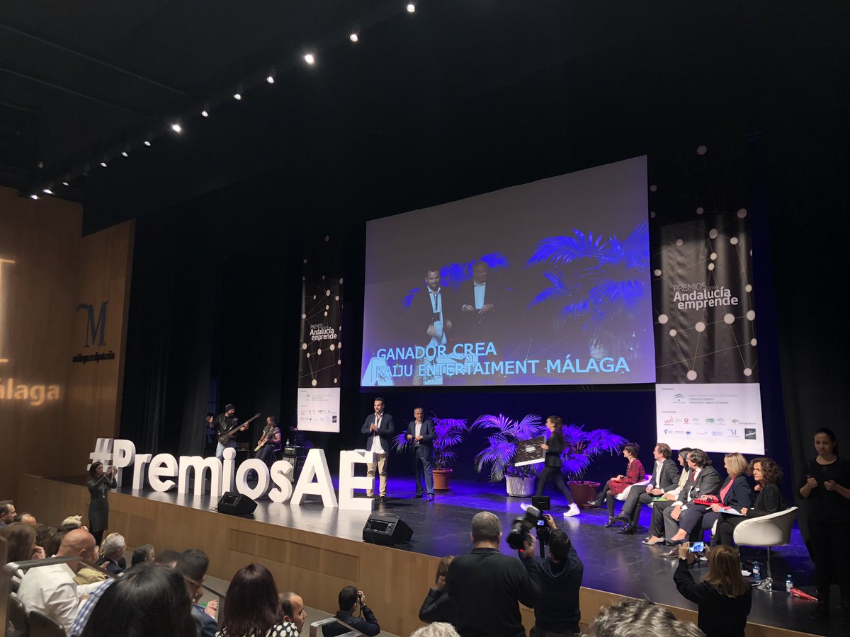 ACH_AndExt's tweet photo. Enhorabuena a @Kaiju_eSports ganador del premio CREA de @aemprende @cademalaga #PremiosAE @vodafone_es @FundUnicaja @SanMiguel @diputacionMLG https://t.co/yCg0F1xYWR