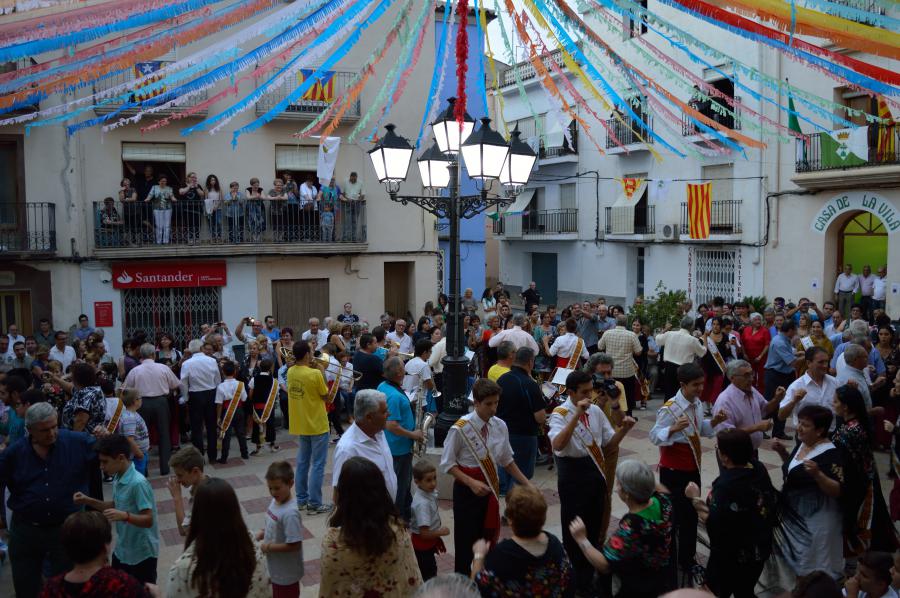 A les Terres de l’#Ebre unes #festesmajors sense #jota no són festes. La jota ballada i la jota cantada o versada formen part d’un tot, de la jota, que ja és #patrimoni #immaterial. <a href="/Benifallet/">Benifallet</a> ipcite.cat/ipcite/musica-…