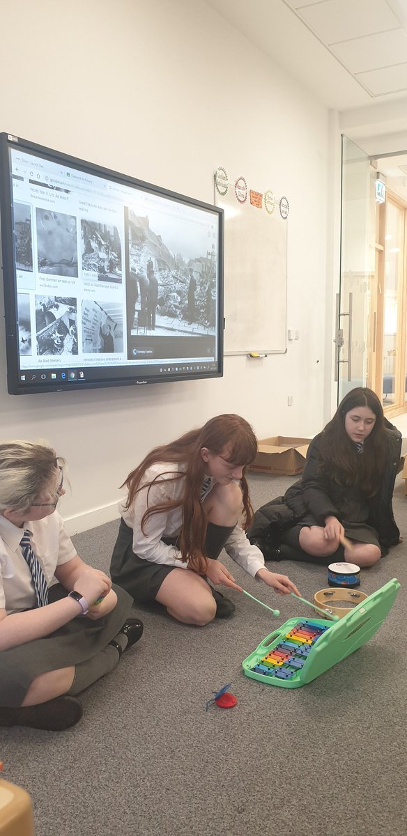 P7Calderwood's tweet photo. P7 created #soundpictures to accompany an Air Raid picture in #WWII. They used a range of instruments, tempos and dynamics to express the feeling, mood and imagery 🎵🎵🎵 https://t.co/vETxNh04dF