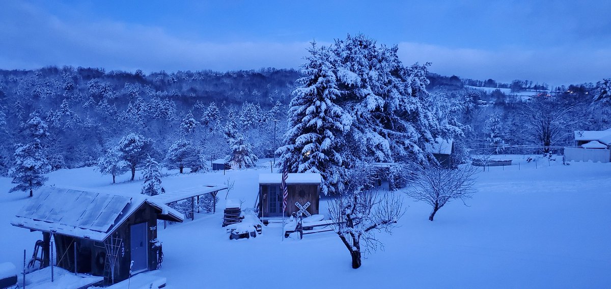 I have to admit, the first snowfall is quite beautiful.

........but now it can go away. Shoo. Begone.