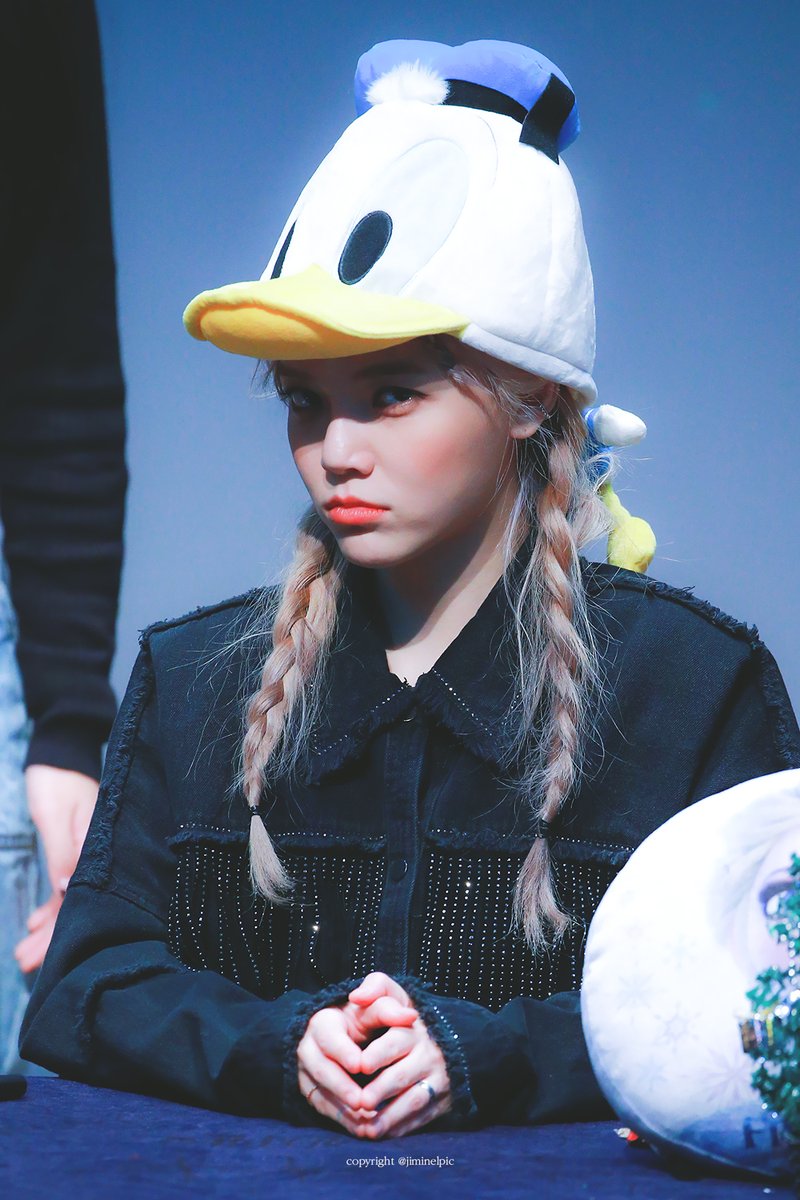 지민 사진 올리는 계정 tweet media