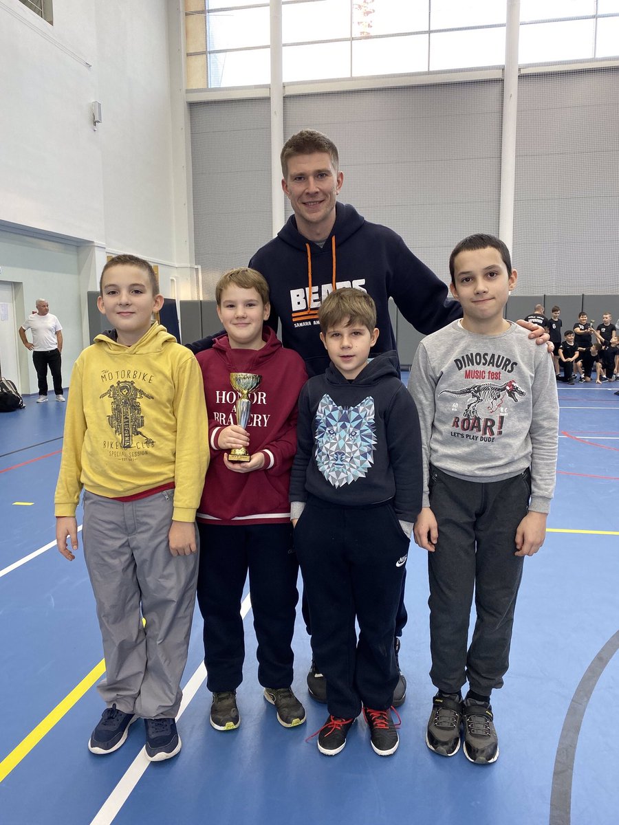 bears_samara's tweet photo. В эти выходные младшие Медвежата под руководством @davydov_coach участвовали в своем первом турнире, в
Первенствe России по флаг-футболу в г. Луга

#СамарскиеМедведи #американскийфутбол #ПервенствоРоссии #СамарскийСпорт #самараспортивная #самарскийспорт https://t.co/y79dedvntU
