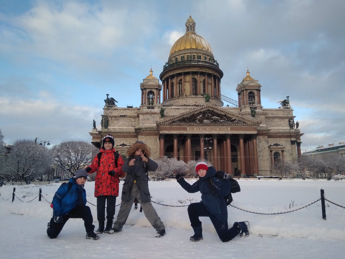 В эти выходные младшие Медвежата под руководством <a href="/davydov_coach/">Давыдов Никита</a> участвовали в своем первом турнире, в
Первенствe России по флаг-футболу в г. Луга

#СамарскиеМедведи #американскийфутбол #ПервенствоРоссии #СамарскийСпорт #самараспортивная #самарскийспорт