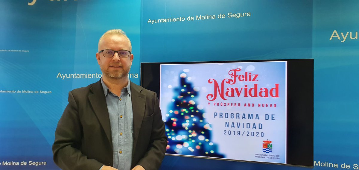 psoemolina's tweet photo. 🎄@AndrsMCervantes presenta la programación de las Fiestas de #NavidadMolina2019
🌷Flores de Pascua solidarias con #Apams
👥Navidad en familia
🎶Música
🛍️Fomento del comercio local
Quieres saber ➕❓
🎥Rueda de prensa https://t.co/bEYlHmXOlZ
🗒️Programa https://t.co/htRLxf2MJZ https://t.co/JQXyghALML