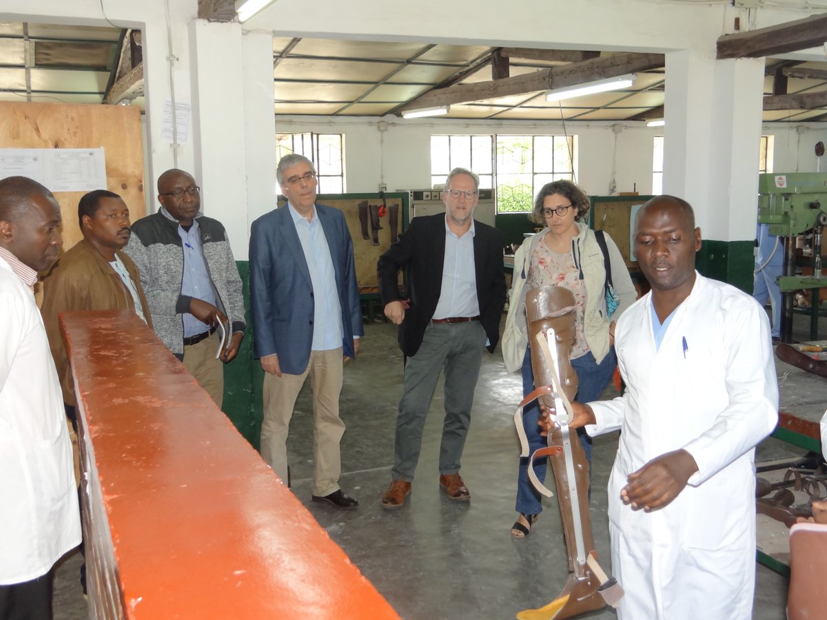 HVPGatagara (@hvpgatagara) on Twitter photo <a href="/hvpgatagara/">HVPGatagara</a> aujourd'hui Directeur General du HVP Gatagara hébergé Inspecteur et chef à la coopération Guy <a href="/BelgiumMFA/">🇧🇪 Belgium MFA</a> <a href="/HI_belgium/">Handicap International Belgium</a> Rayée, Ajoint de l’Ambassadeur Jean Michel Swalens, Mélanie directrice HI et Gallican coordinateur opérationnel inclusion #disabilities #inclusion <a href="/hvpgatagara/">HVPGatagara</a> aujourd'hui Directeur General du HVP Gatagara hébergé Inspecteur et chef à la coopération Guy <a href="/BelgiumMFA/">🇧🇪 Belgium MFA</a> <a href="/HI_belgium/">Handicap International Belgium</a> Rayée, Ajoint de l’Ambassadeur Jean Michel Swalens, Mélanie directrice HI et Gallican coordinateur opérationnel inclusion #disabilities #inclusion