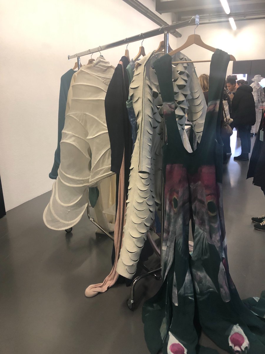 LeTemps's tweet photo. Emma Bruschi (Prix master Mercedes Benz 2019) et Andri Oppliger (diplômés @HEADGENEVE en design mode) proposent un atelier mode «initiation à la teinture végétale». #imagine2019 https://t.co/cYuOWED0WB