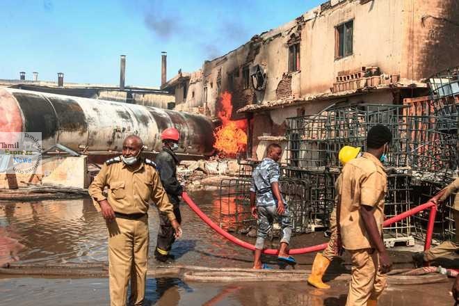 TamilExpresscom's tweet image. சூடான் தொழிற்சாலையில் தீ விபத்து : 18 இந்தியர்கள் உயிரிழப்பு #Sudan #CeramicFactory tamilexpressnews.com/18-indians-kil…