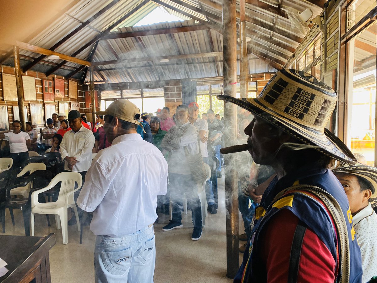 OIA_COLOMBIA's tweet photo. #OIACUENTA | Con ritual de armonización inicia el segundo día de la Junta Mayor de Gobierno de la Organización Indígena de Antioquia, #JMGOIA, que sesiona en Medellín. Hoy se realizarán los informes restantes entre ellos el informe financiero. https://t.co/EE86b1bJvE