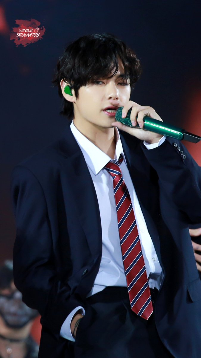 Kimtaehyungmphi's tweet photo. Handsome Boy💜
I Purple You💜💜💜
#BTS #TaehyungStyle #Taehyungtrends #taehyungday #Taetae #OppaV #Trending #TAEHYUNG #TaehyungYouArePerfect #V #TaehyungMedia https://t.co/ctye2itz94