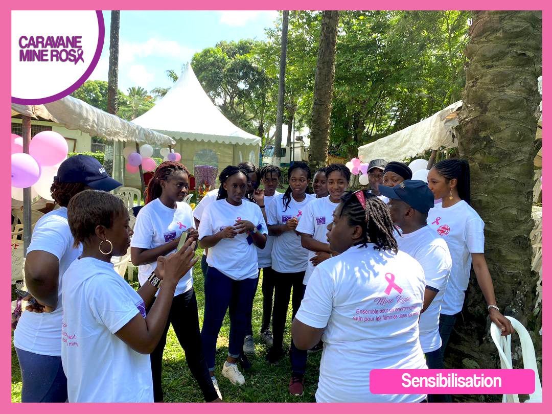 FEMICI1's tweet photo. Ce samedi 30 novembre 2019, les Femmes Minières de Côte d'Ivoire ont dit stop au cancer du col de l'utérus et au cancer des seins à travers LA CARAVANE MINE ROSE qui a permit de sensibiliser plusieurs femmes sur ces maux qui frappent de plus en plus.
#jesuisfemici https://t.co/KzaL9R0E7w