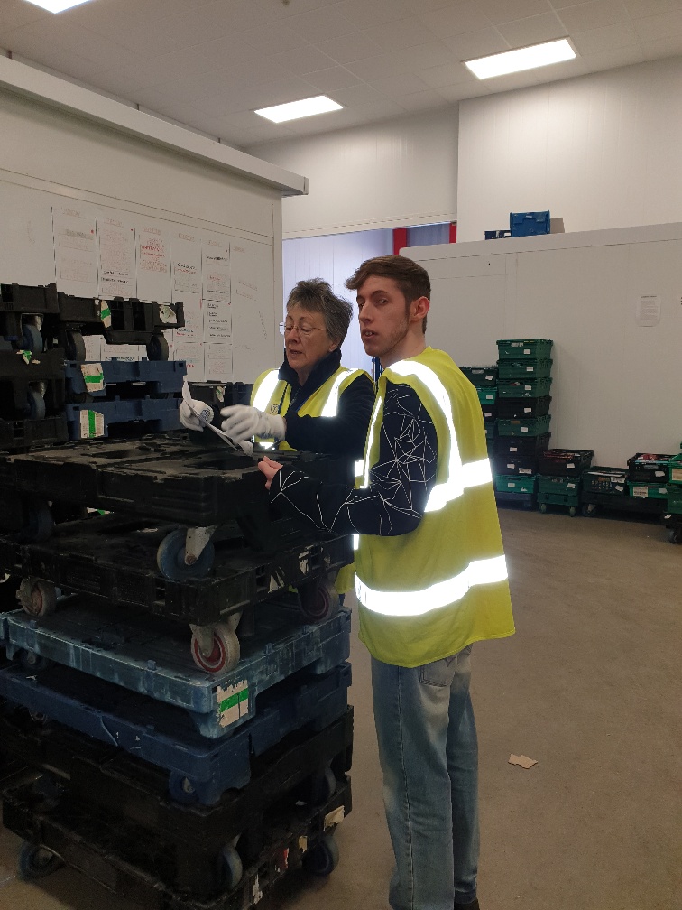 FareShareHull's tweet photo. The 2nd cohort of learners are hard at work this week as part of the CLLD #GetIntoWarehousing project at @FareShareHull  
Today's lesson-picking &amp; packing orders ready for deliveries with support of our long standing #volunteers.
Get in touch for more info 01482 337999 https://t.co/XSocYkZrGe