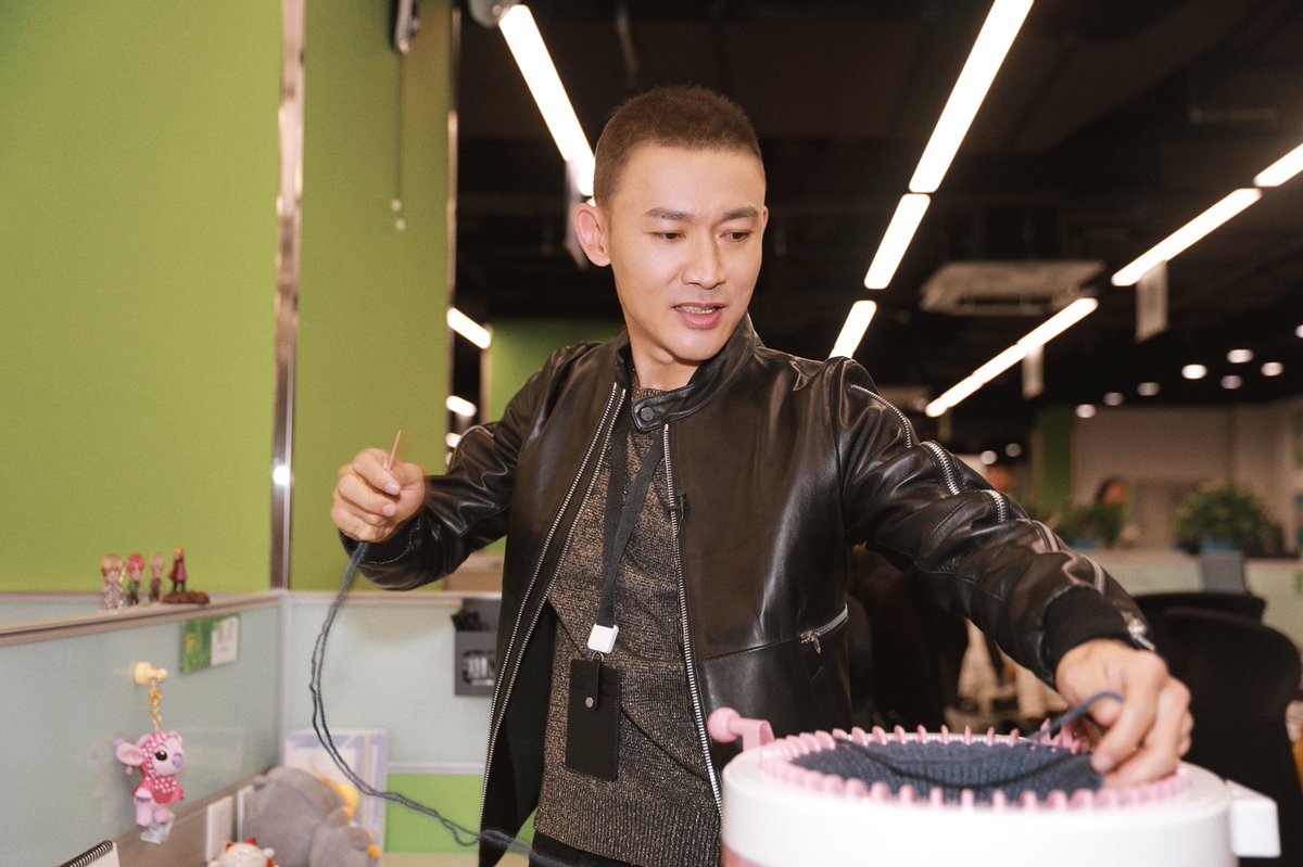 dramapotatoe's tweet image. #NieYuan drops by iQiyi headquarters for his currently airing drama #TheListener 

#聂远