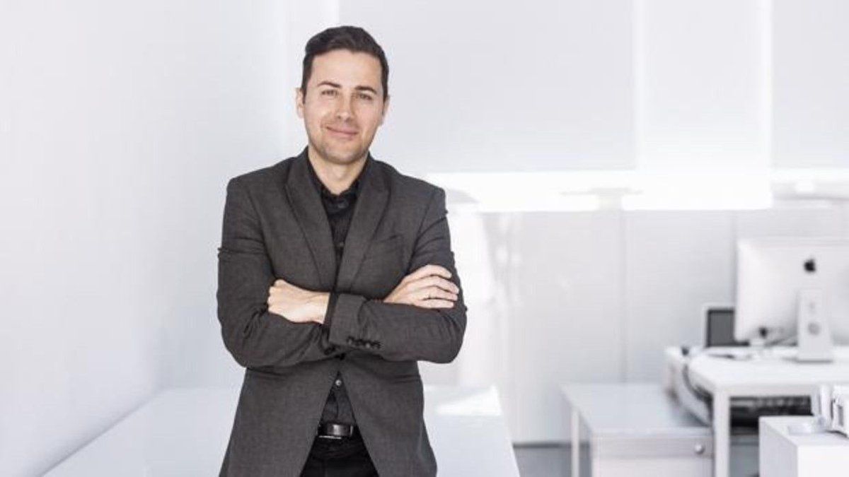tccuadernos's tweet photo. Fran Silvestre, premiado en los German Design Awards 2020
https://t.co/PEtZaMIJHA
Los German Design Awards 2020, uno de los máximos galardones del diseño en Alemania, han premiado en la categoría de arquitectura al estudio valenciano @FranSilvestreAr  por  la Casa Hofmann https://t.co/krxjxy1yhL