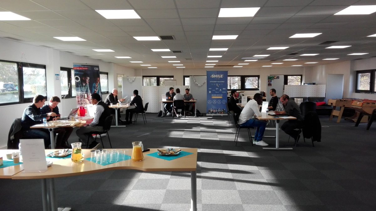 Lancement du premier Job forum de l'année avec CGI, Smile, Microstore et SMRC, la dame du web
Merci à ses entreprises de leur présence.