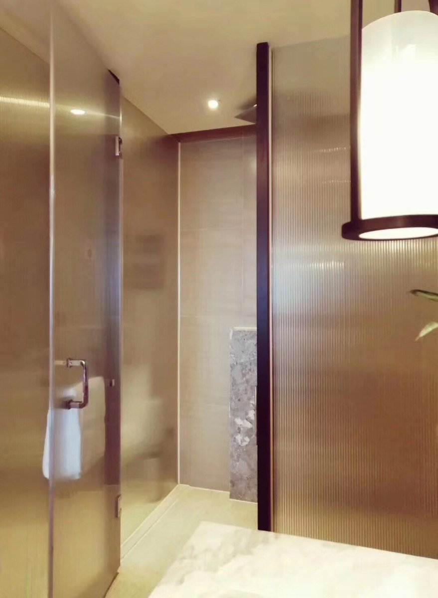 luck_glass's tweet photo. 8mm 10mm low iron fused reeded glass. Welcome inquiry: WhatsApp 008613084568255 #glass #glassdoor #door #showerdoor #contractor #home #project #partition #devider #hotel #luxury #renovation #renovationproject #partitionwall #partitions #glasspartitions #wall #customglass https://t.co/vAtMnCTAQw