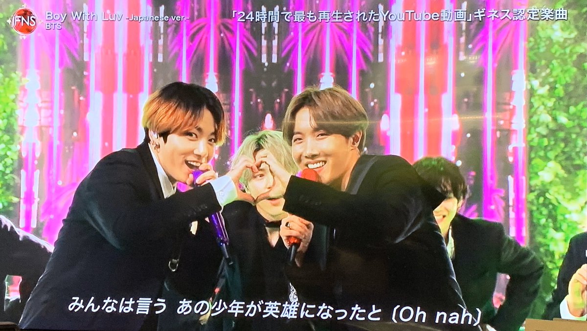 YUKARI_V_Taetae's tweet image. かっこよかった💜みんな楽しそうだったし🎶いい夢みれそうだ✨🐯🐰🐥🐹🦄🐨🐭✨
#BTS  #FNS歌謡祭  #FNS歌謡祭bts