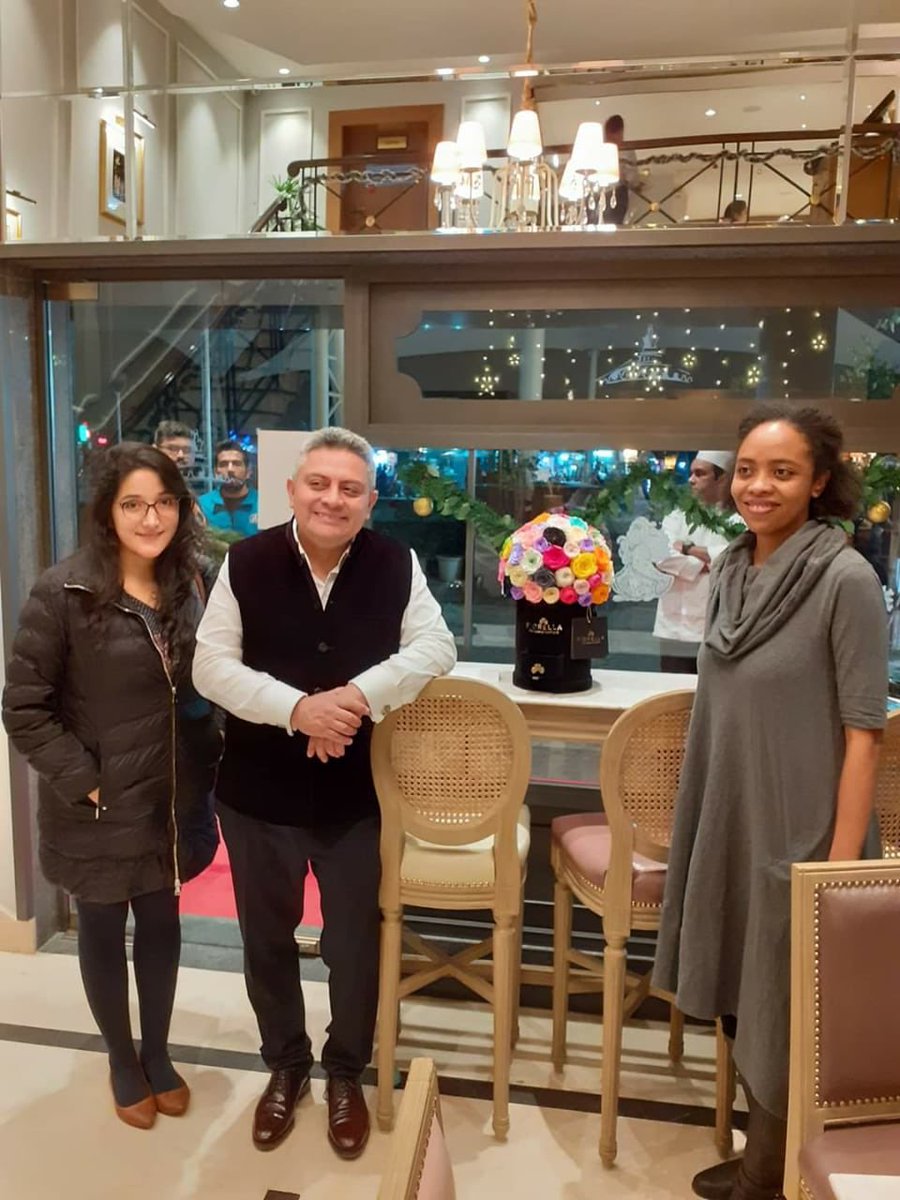 La belleza de las rosas 🌹 ecuatorianas fue expuesta durante una exhibición de rosas preservadas en Nueva Delhi, gracias al apoyo de la Oficina Oficina Comercial de <a href="/proecuadorasia/">PRO ECUADOR Asia</a> en Mumbai- India 🇮🇳 y la <a href="/EmbajadaEcuIND/">Embajada EC en India</a>.