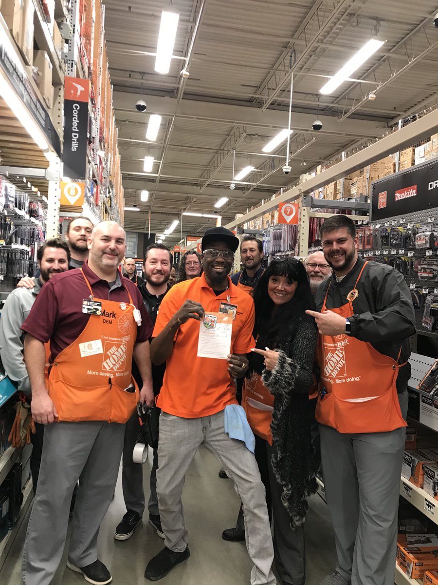 Mark Giddens (@giddens_mark) on Twitter photo Brad at 1763 recognized during the DBW! <a href="/deborah_rambo/">🦋Debbie Rambo🦋</a> <a href="/TTChapman13/">Teresa Chapman</a> @AmackerHDHR Brad at 1763 recognized during the DBW! <a href="/deborah_rambo/">🦋Debbie Rambo🦋</a> <a href="/TTChapman13/">Teresa Chapman</a> @AmackerHDHR