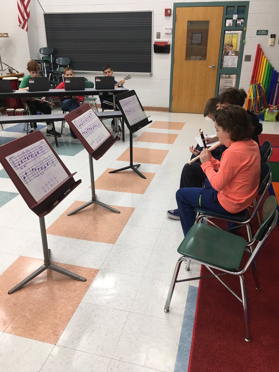 ChrissyPtrsn's tweet photo. Centers in December = #Decenters @HollistonSuper @hollistonHFT @Holliston_Music @ljayork #hollistoninnovates #studentcenteredlearning #mused #musiceducation https://t.co/vFWx5MjN1i