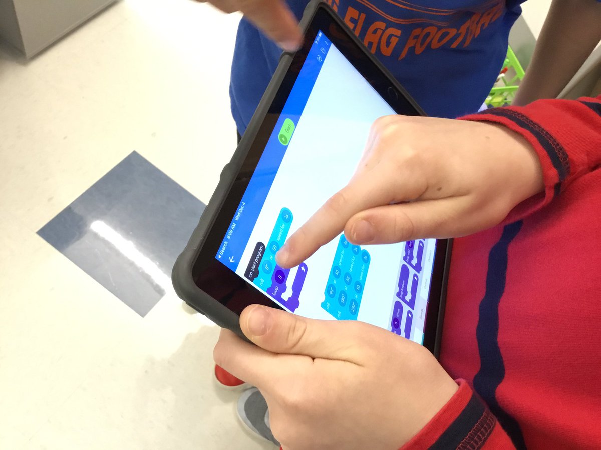 Cropperl03's tweet photo. Making connections between the #loop block on @SpheroEdu and the #repeat block on @codeorg. Learners testing to see if the loop block can be used to make a square! @ManheimCentral @DoeRunSchool @Sphero @PADeptofEd #proudtobeabaron #owntheyear #STEMinPA https://t.co/nJDm9wOcwd