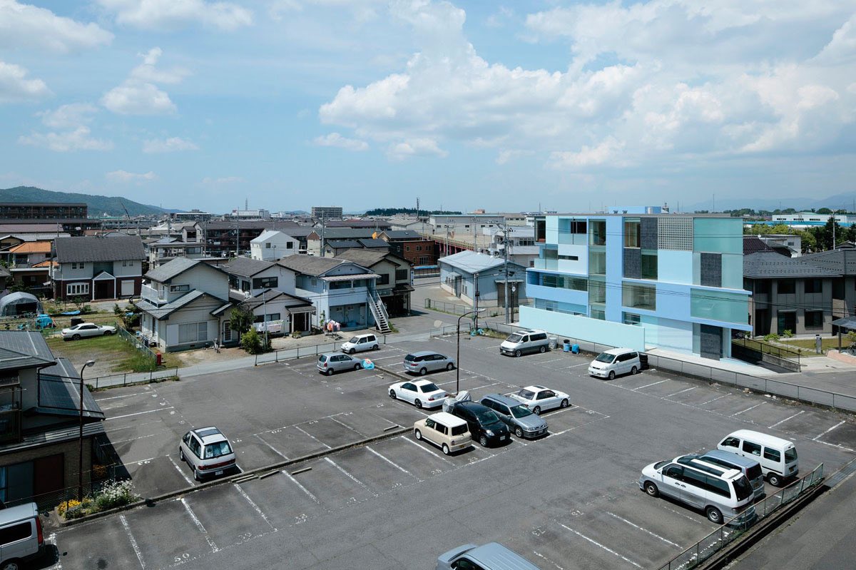 「On the corner」／EASTERN design office