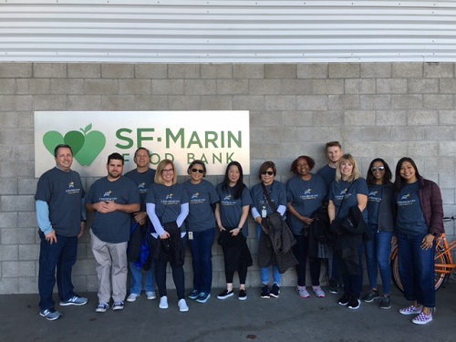 IntactSpecialty's tweet photo. Recently, members of IMU, Inland Marine, Specialty Property and Technology volunteered @SFMFoodBank. The OneBeacon team boxed up a total of 31,500 pounds of fresh corn, which will be given to local families in need this season. #WhyOneBeacon #GiveBack https://t.co/Iioam51DFy