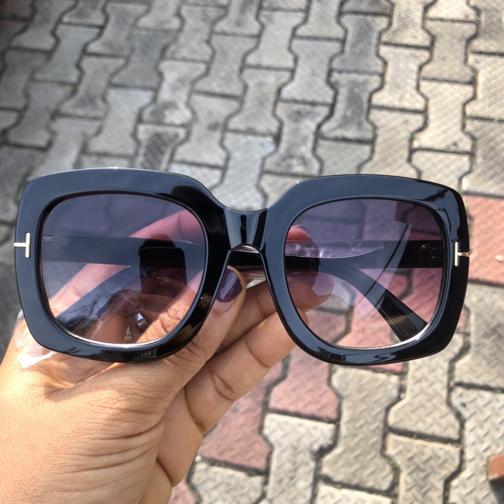 oakstyleng's tweet photo. Big Frame Sunnies
Price: N1,500 each
Send a DM to order
#OAKstyle
@The_Ronkee https://t.co/mFcex6WDOi