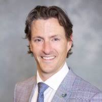 SmithEngQueens's tweet photo. An interesting #QueensEngineer podcast with #Engineering @queensualumni Marcus Gillam (BSc '97), CEO of construction management company @GillamGroup established in 2011 by a collective of senior industry professionals. #CuriosityCreates Listen: https://t.co/DUVTOJjyrC https://t.co/SCTL0HvUmb