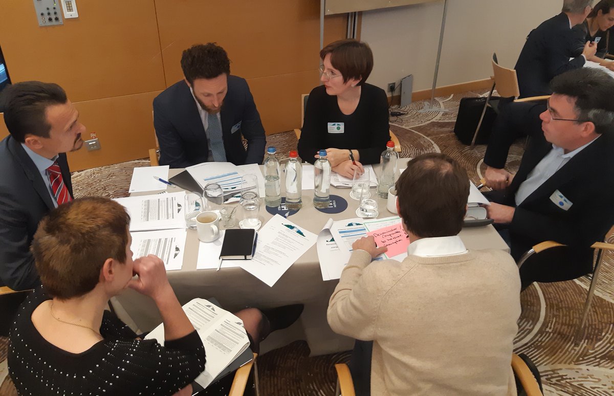 More #CloudComputing with less energy: Growing demand requires more efficient data centres. Stakeholders discuss recommendations for #green public procurement of cloud Services. umweltbundesamt.at/en/news_events…  @EU_Commission @borderstep_org @CnectCloud