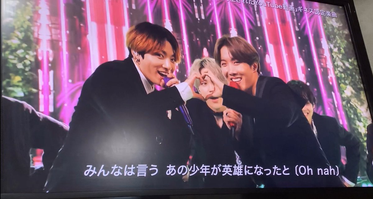 101f41_u's tweet image. この曲本当好き😍
🐰🦄💜 
 #FNS歌謡祭bts 
#防弾少年団 #BTS 
#グク  #JHOPE