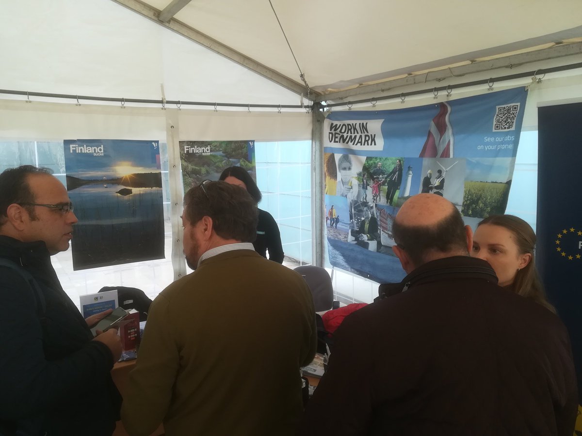 VesaLiesivuori's tweet image. Madridissa tänään EURES työkavereita muista Pohjoismaista, mukanaan myös rekrytoivia yrityksiä. Kilpailu osaavasta työvoimasta kiihtyy. Yhdessä @MessiLiveFi @EURESFin @POSTEpalvelu olemme tässä kisassa vahvempia #TalentBoost #talentattraction #talentintegration #FinlandWorks